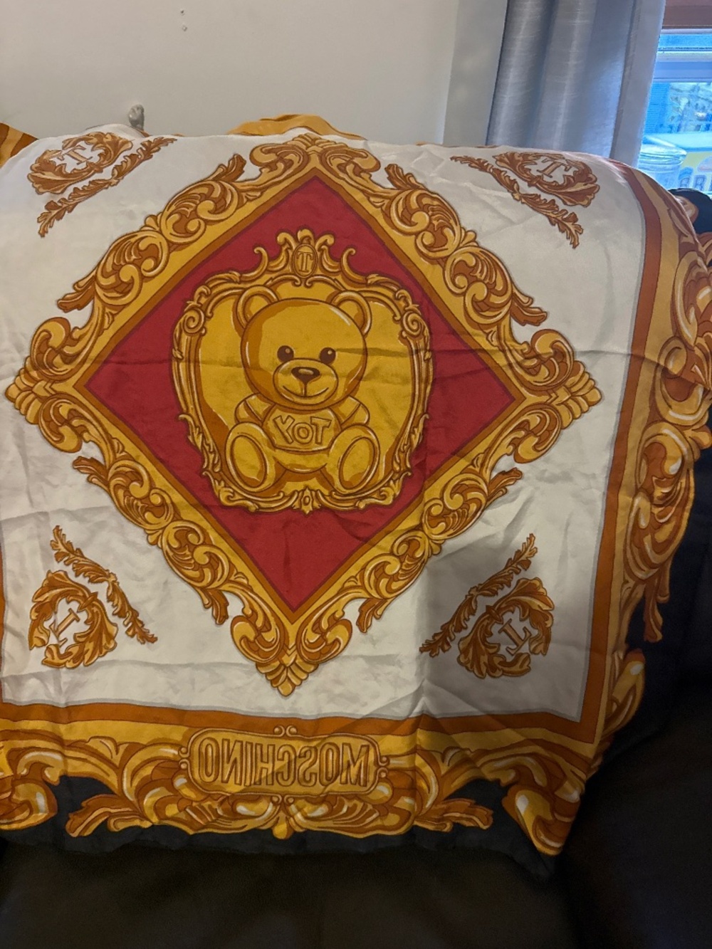 Mocchino Scarf